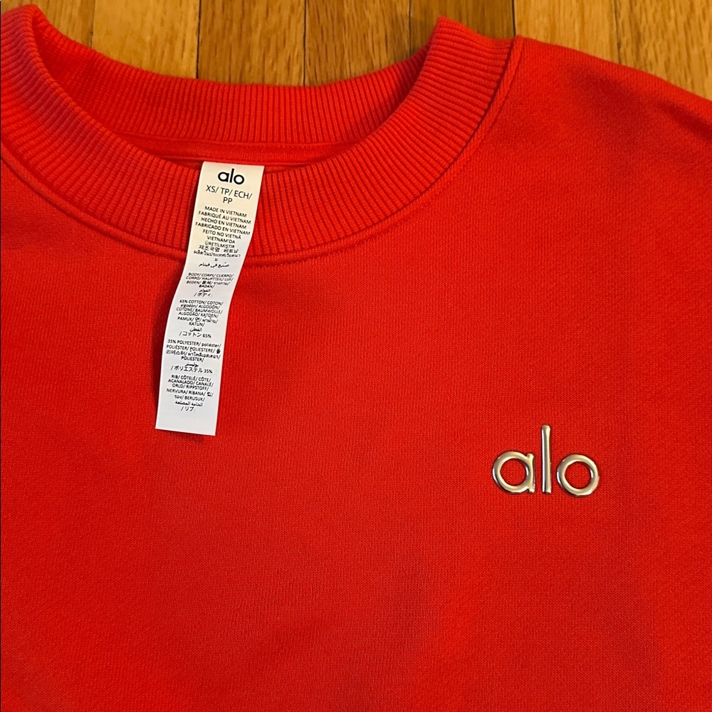 Alo Cropped Accolade Crewneck NWT - Picture 3 of 3